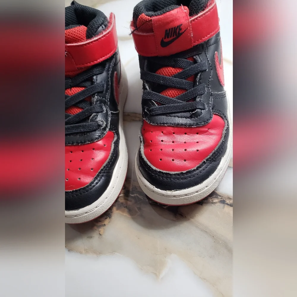 Nike Court Borough Mid 2. Toddler Size 9c Color Red And Black.
